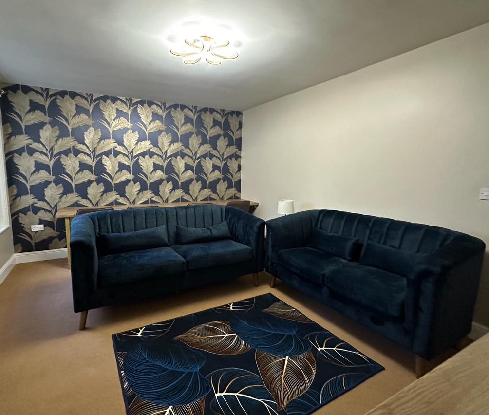 Bedroom wallpaper hung with seamless joins